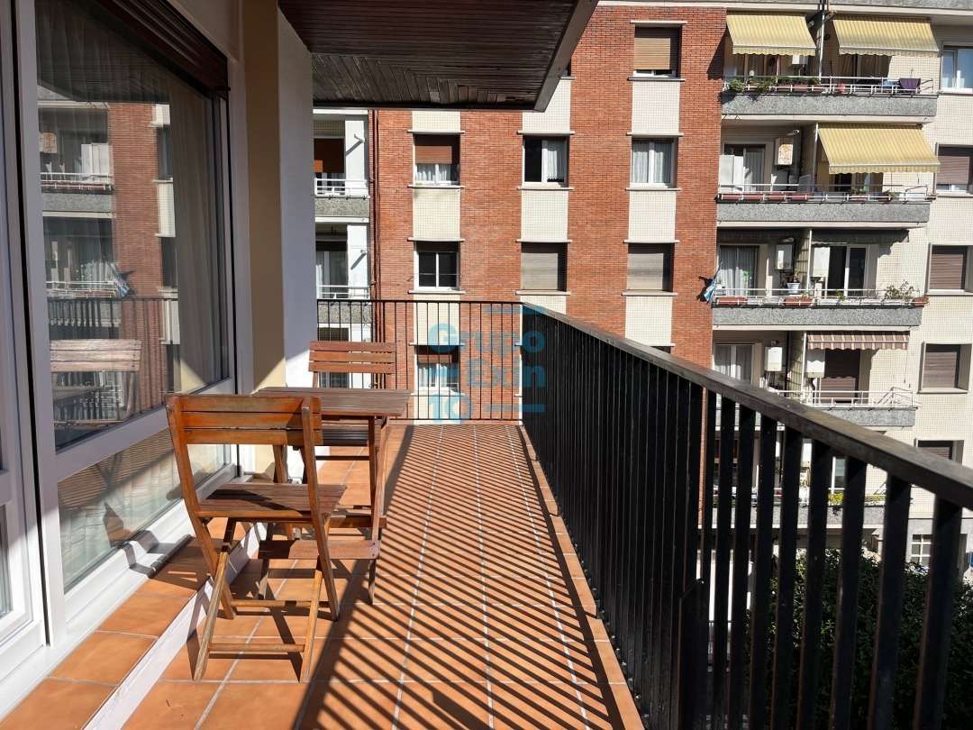 Terrassa de Pis en venda en Donostia - San Sebastián  amb Calefacció, Terrassa i Balcó