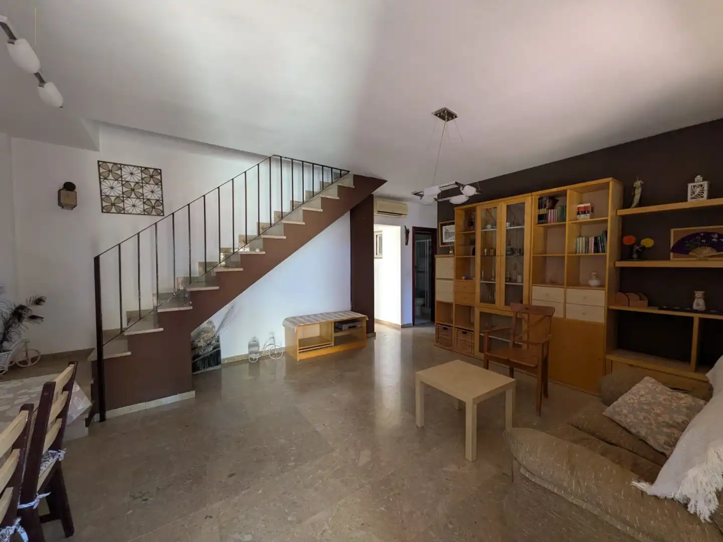 Casa adosada en venda en Benacazón amb Aire condicionat i Balcó