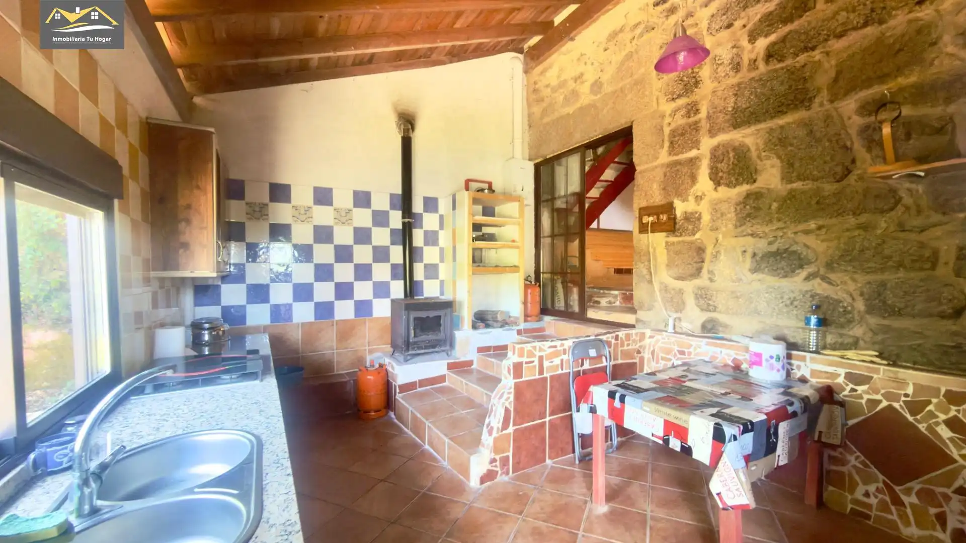 Cocina de Finca rústica en venta en Castrelo de Miño con Jardín privado, Terraza y Amueblado