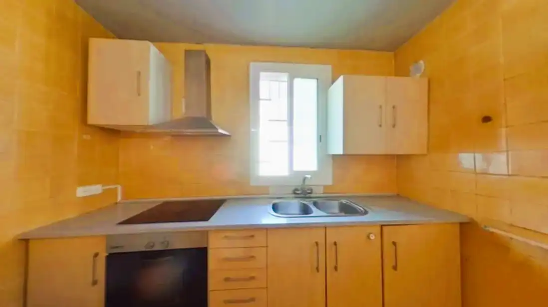Cuina de Casa o xalet en venda en Olesa de Montserrat amb Piscina