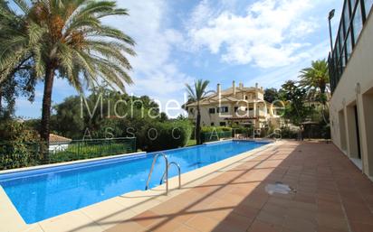 Piscina de Planta baixa en venda en Sotogrande amb Aire condicionat, Jardí privat i Terrassa