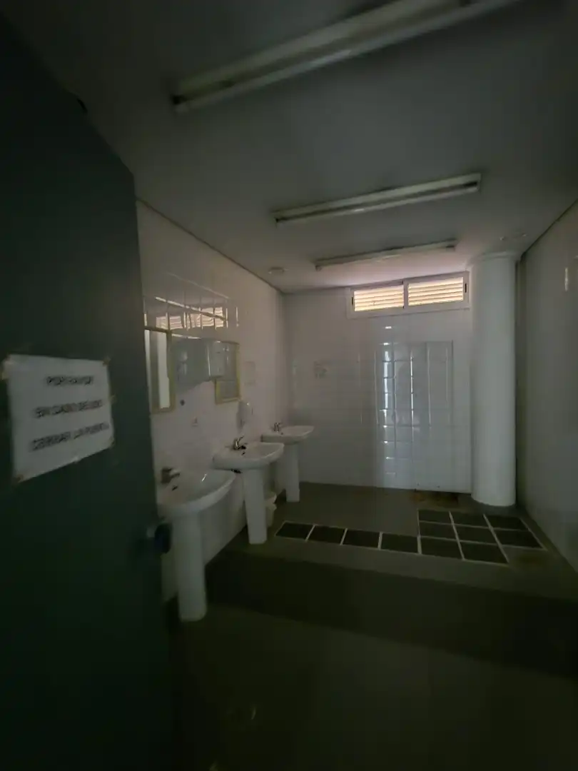 Badezimmer von Gebäude zur Miete in Tomares