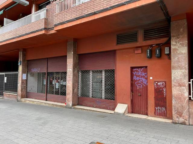 Local comercial en Alquiler en Llorenç Serra en Riu Nord