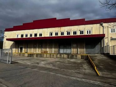 Nau industrial de lloguer a Carrer del Garbí 14