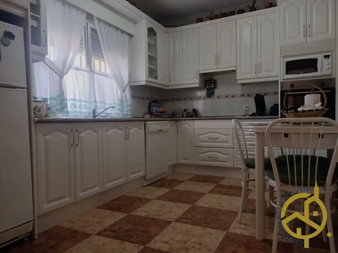 Cuina de Casa o xalet en venda en El Viso de San Juan amb Aire condicionat, Calefacció i Jardí privat