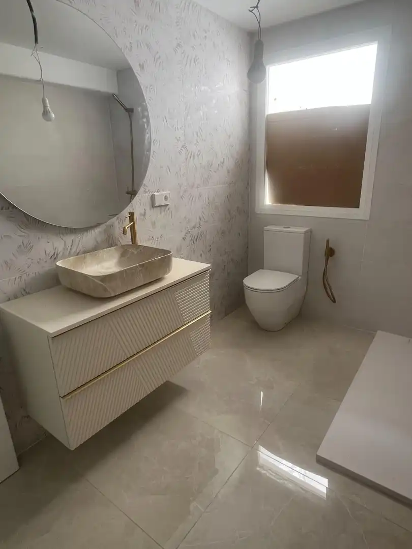 Bathroom of Flat for sale in Aldaia  with Balcony