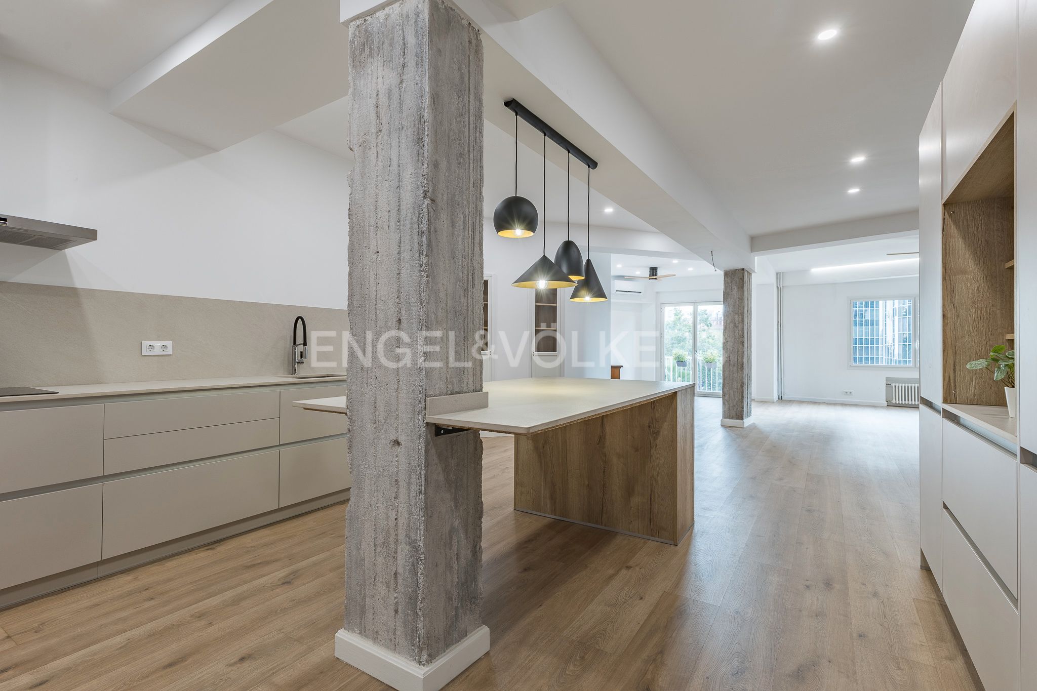Cuina de Apartament de lloguer en  Barcelona Capital amb Aire condicionat, Calefacció i Parquet