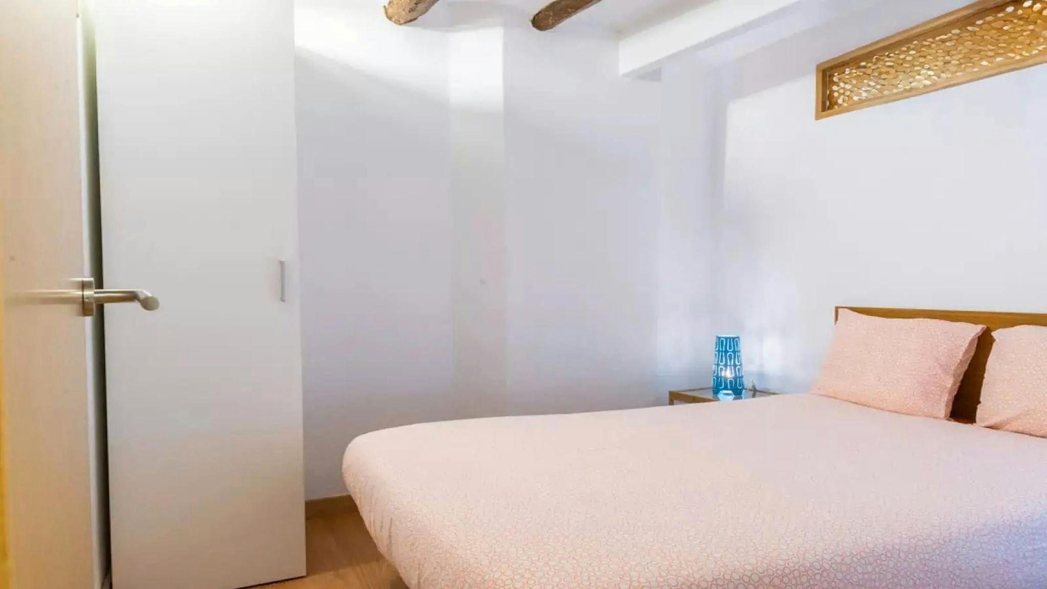 Bedroom of Flat to rent in  Barcelona Capital  with Furnished, Washing machine and TV