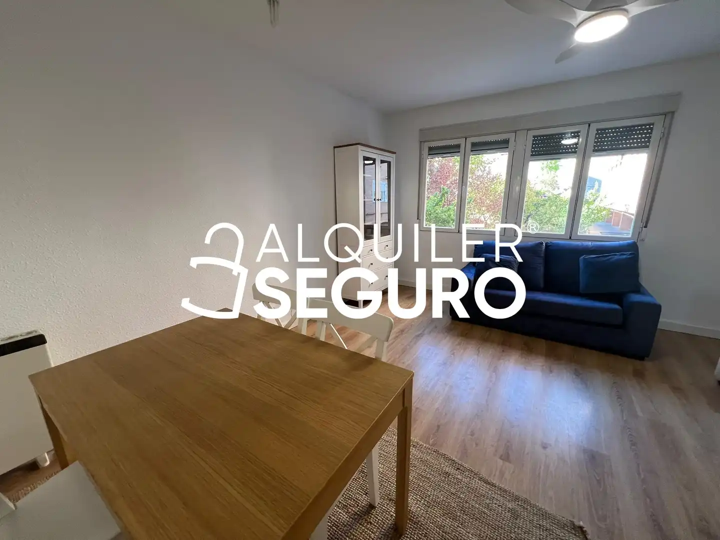 Vista exterior de Piso de alquiler en Madrid con Calefacción y Amueblado