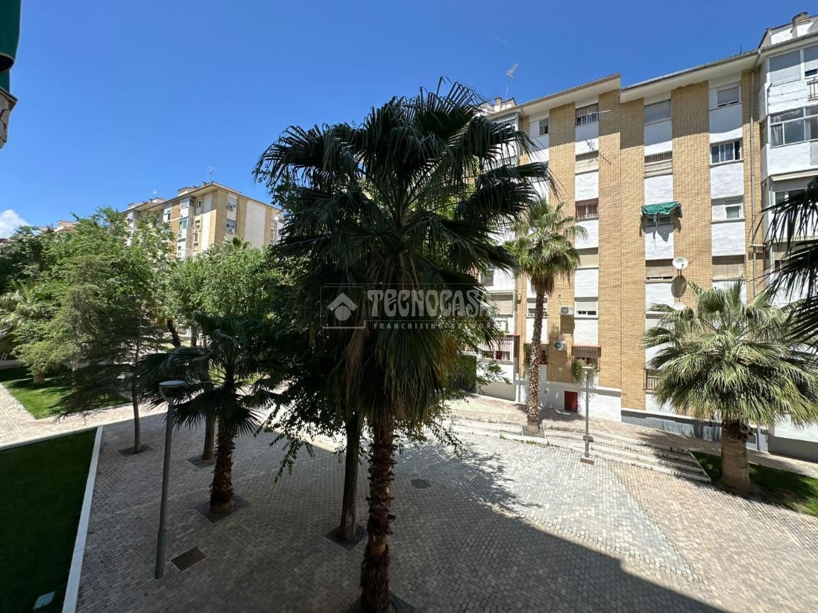Piso en venta en El Valle - Universidad