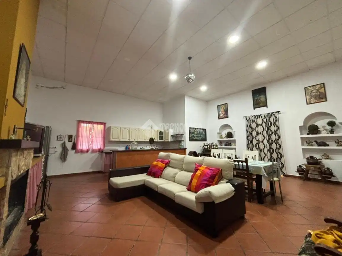 Living room of Country homes for sale in La Luisiana