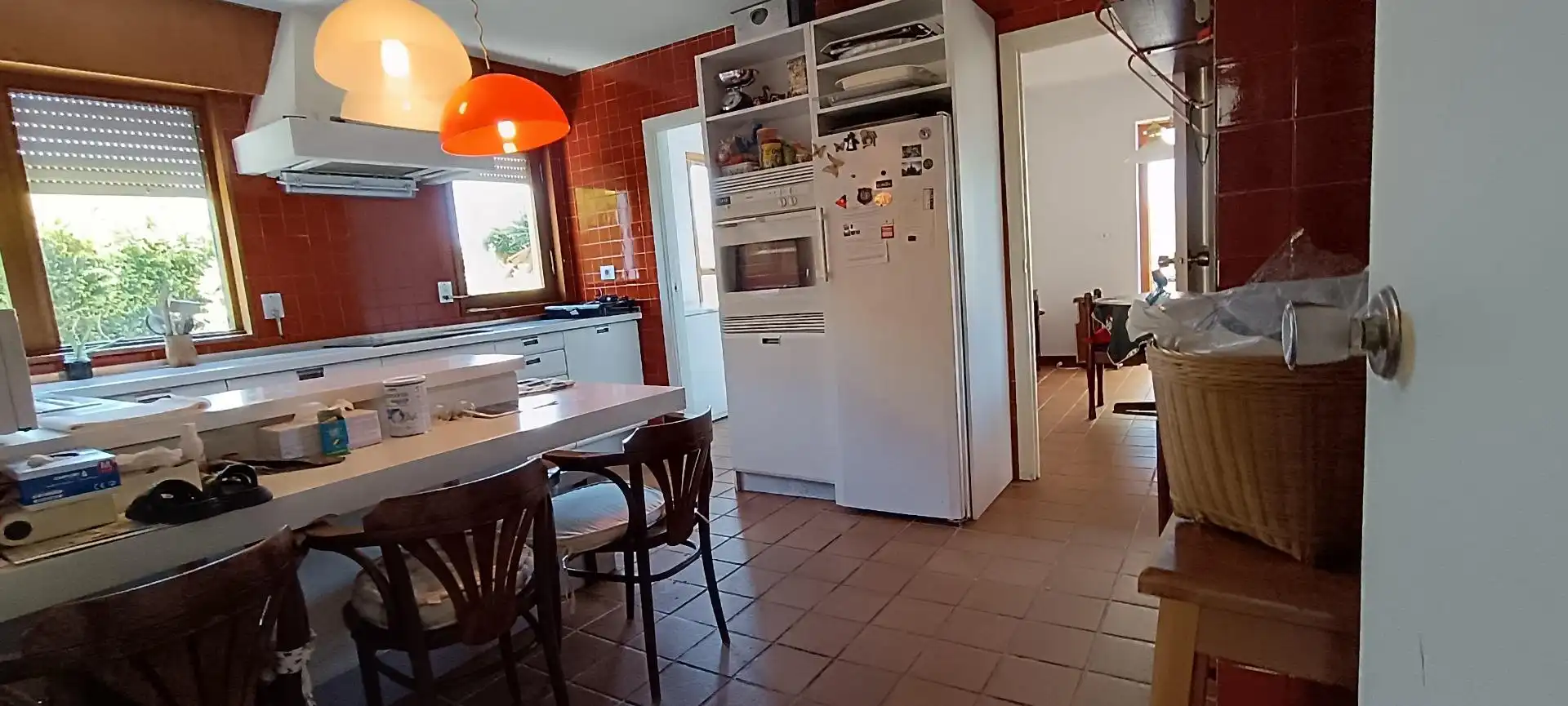 Cuina de Casa o xalet en venda en Oleiros amb Calefacció, Terrassa i Balcó