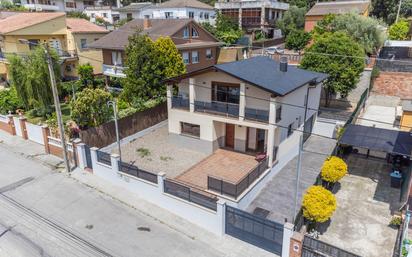 Vista exterior de Casa o xalet en venda en Lliçà d'Amunt amb Calefacció, Terrassa i Balcó
