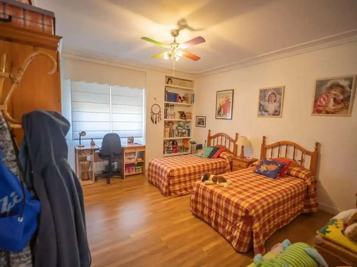 Dormitori de Casa o xalet en venda en Zaragoza amb Aire condicionat, Calefacció i Jardí privat
