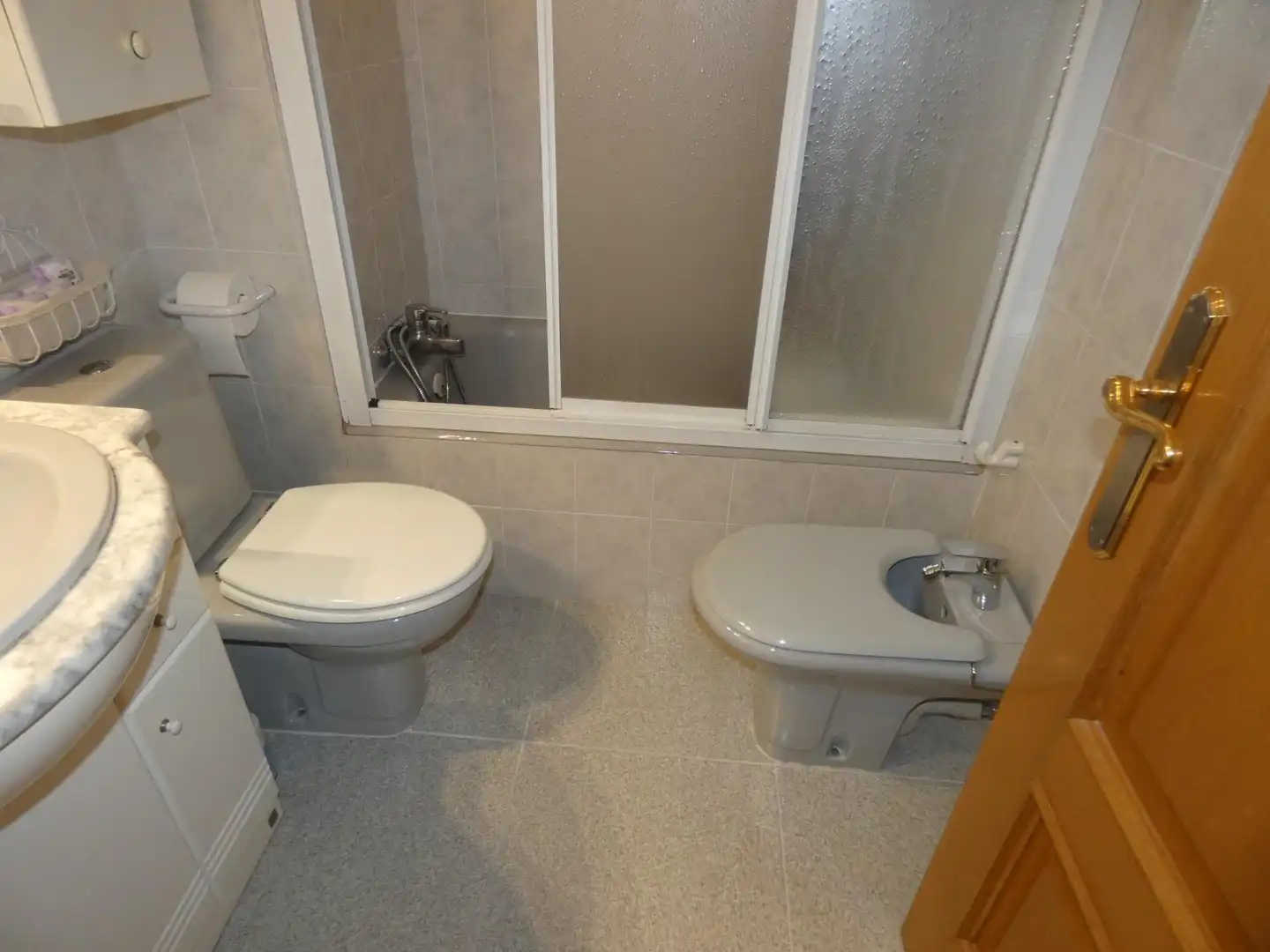 Badezimmer von Wohnung zum Verkauf in Utebo mit Heizung