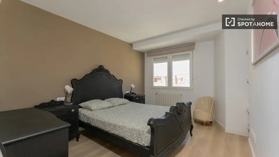 Habitación de Piso de alquiler en Valencia con Aire acondicionado, Calefacción y Amueblado
