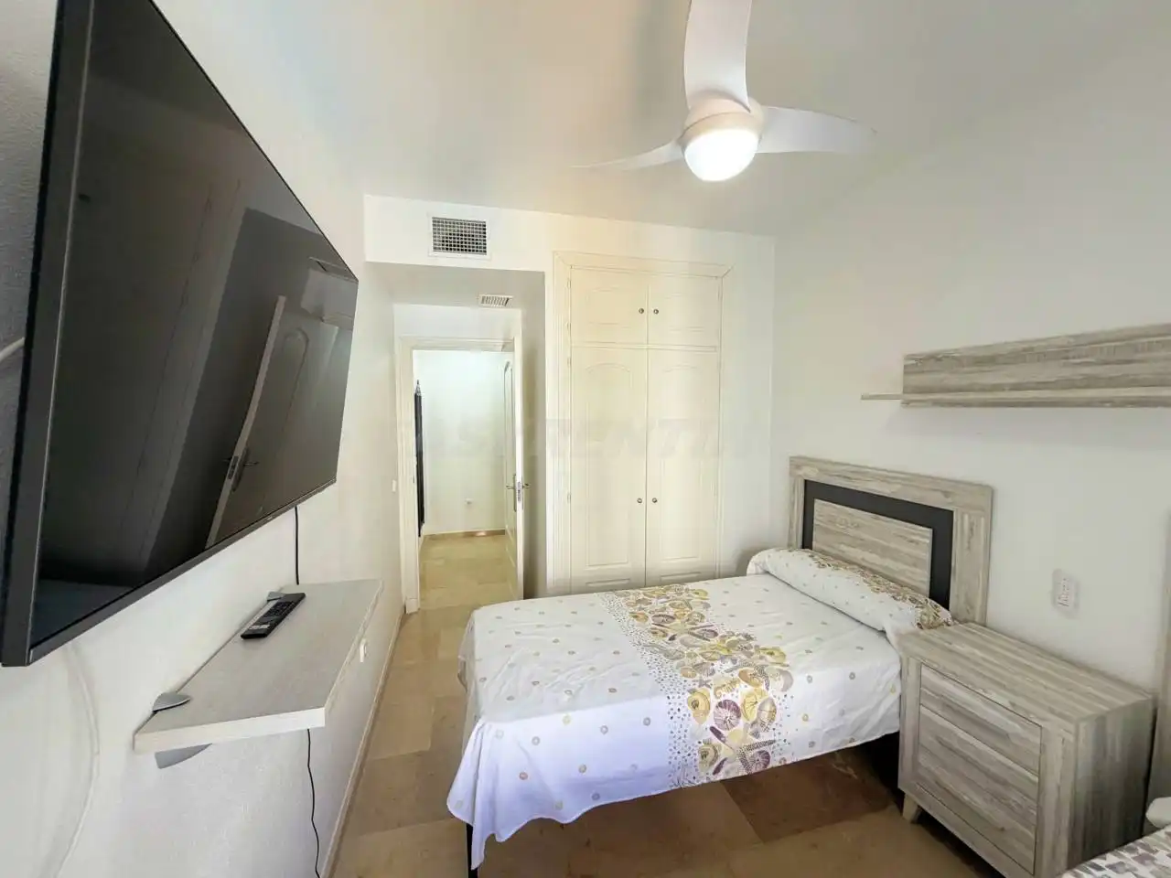 Habitación de Apartamento de alquiler en Manilva con Terraza, Amueblado y Alarma