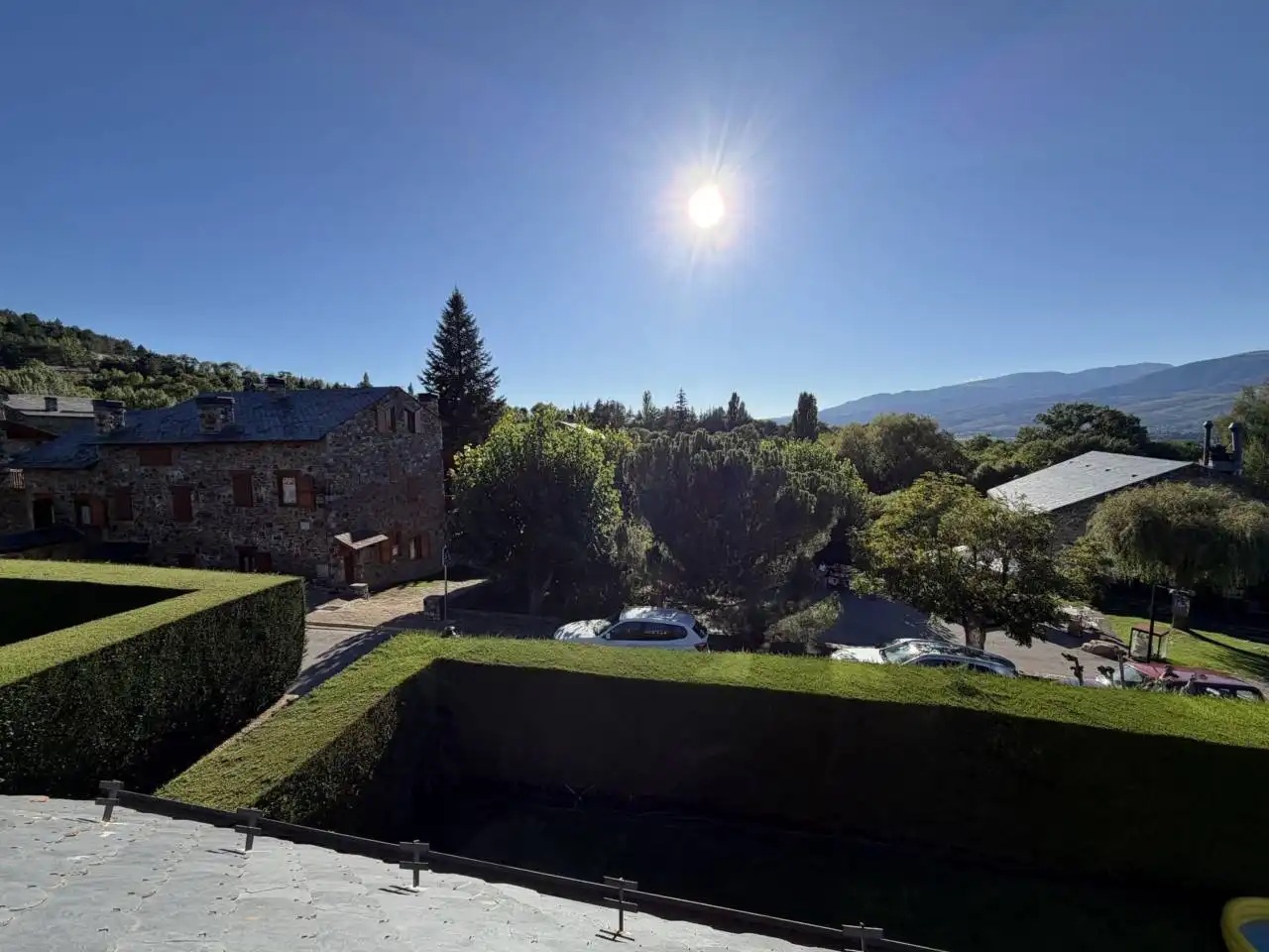Vista exterior de Casa adosada de lloguer en Fontanals de Cerdanya amb Calefacció, Terrassa i Moblat