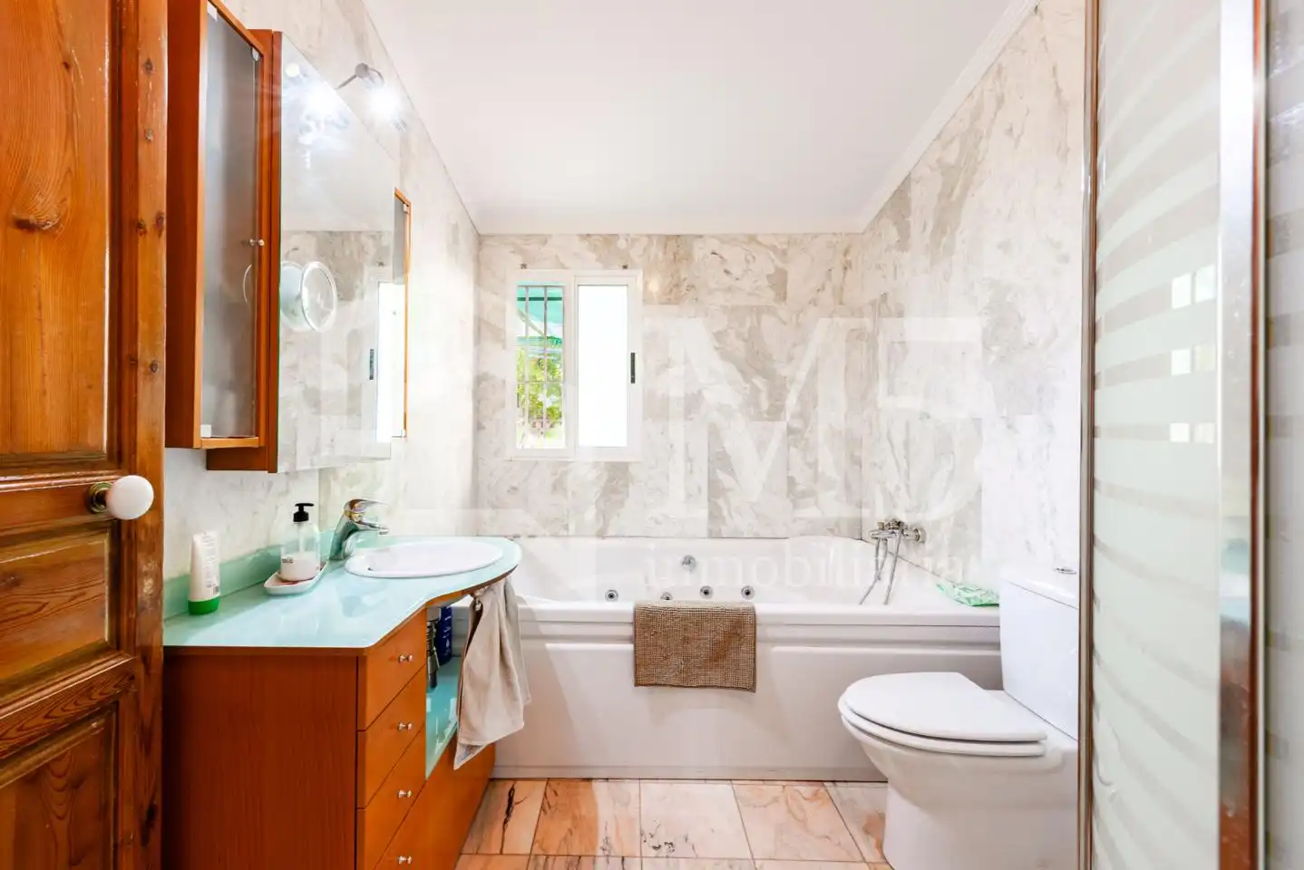 Baño de Finca rústica en venta en Rincón de la Victoria con Aire acondicionado, Jardín privado y Terraza