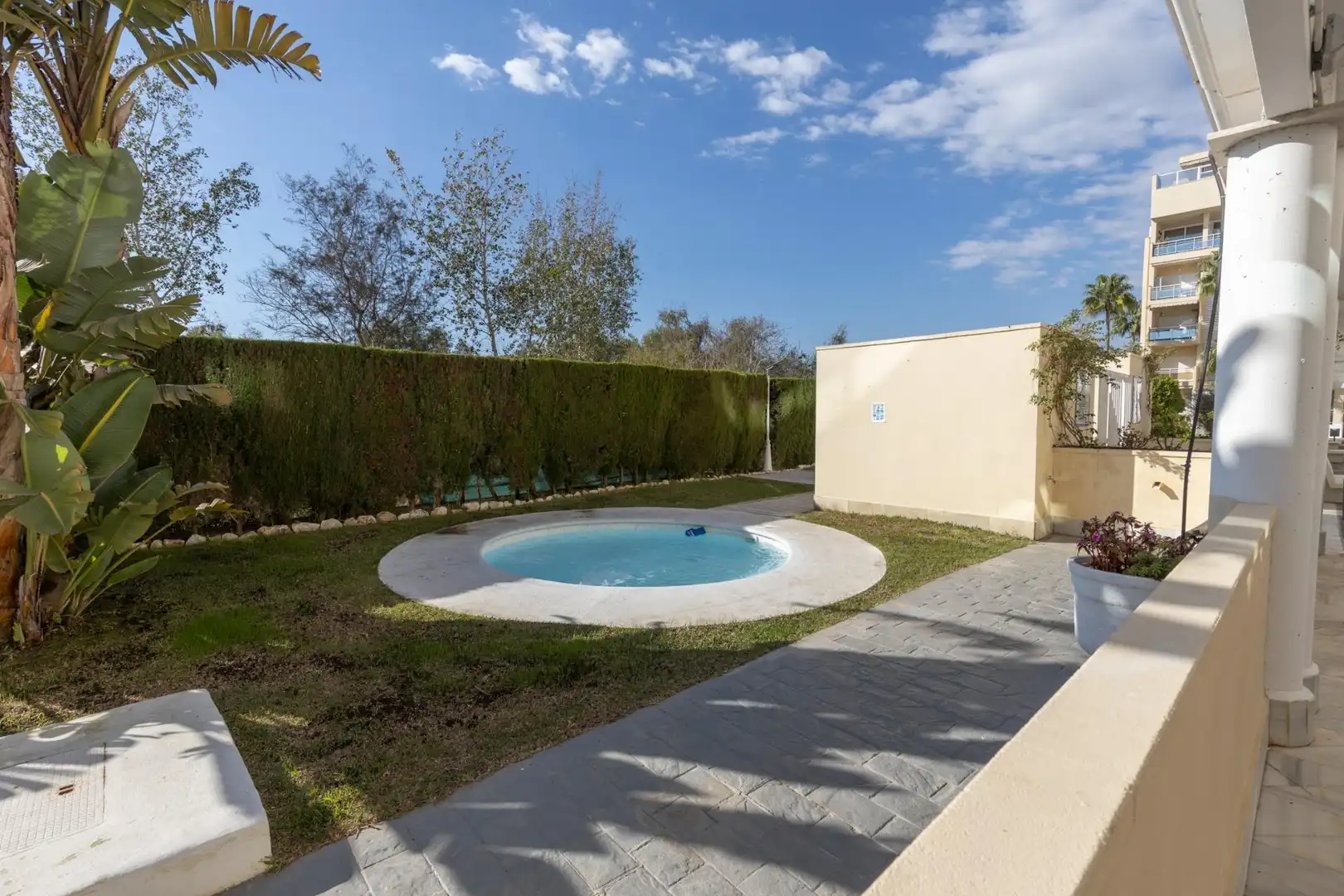 Piscina de Pis en venda en Motril amb Terrassa, Moblat i Balcó
