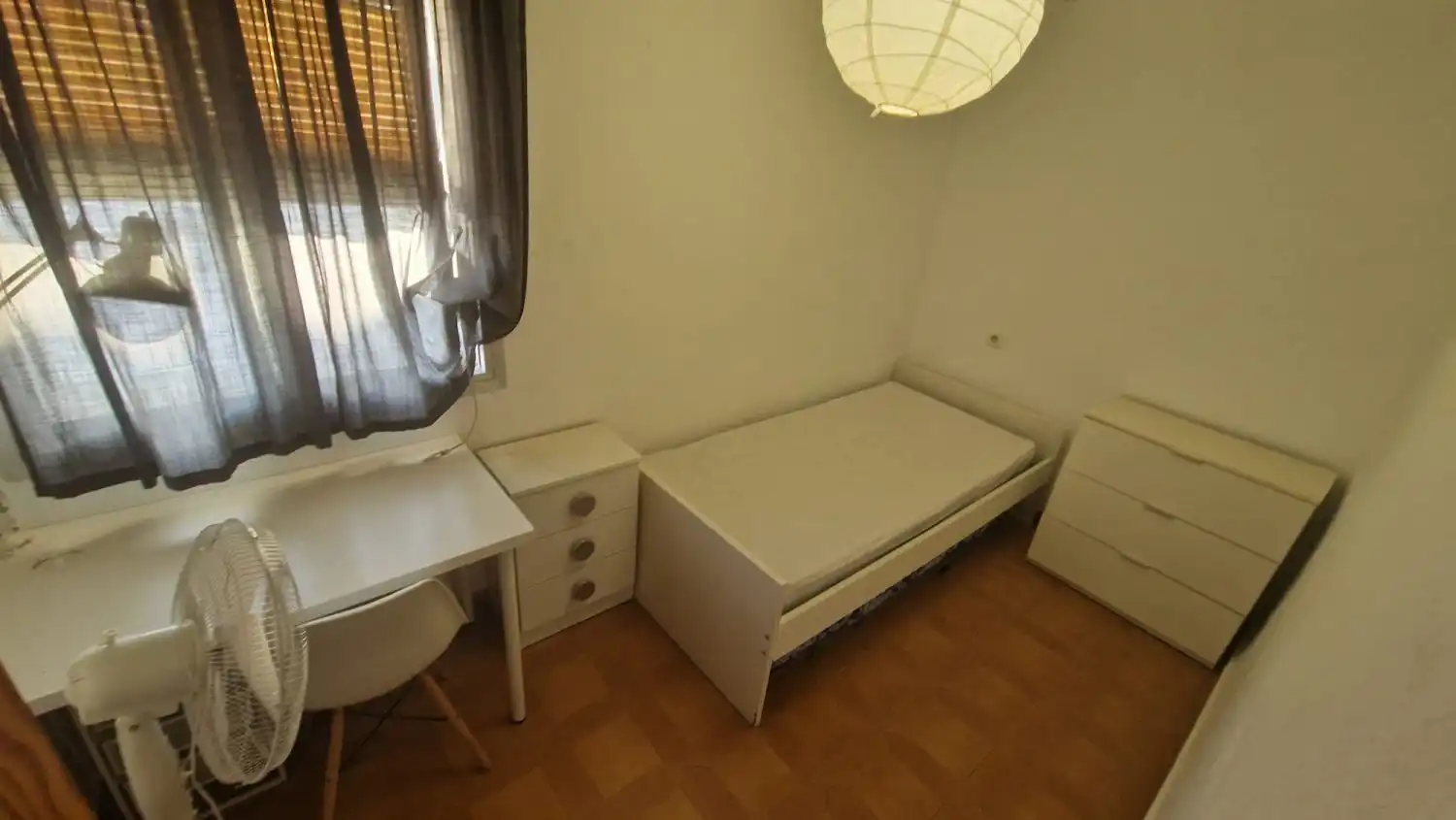 Habitación de Piso de alquiler en Jaén con Aire acondicionado, Calefacción y Balcón
