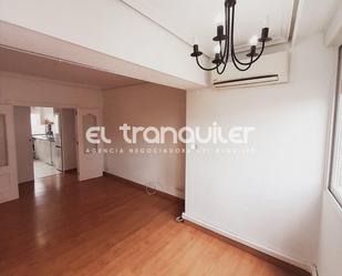 Sala d'estar de Pis de lloguer en  Madrid Capital amb Terrassa i Rentadora