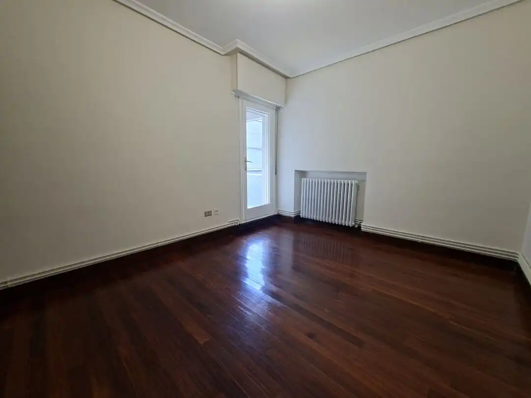 Wohnung zum Verkauf in Durango mit Heizung, Abstellraum und Balkon