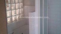Bany de Casa o xalet en venda en Cáceres Capital amb Calefacció i Jardí privat