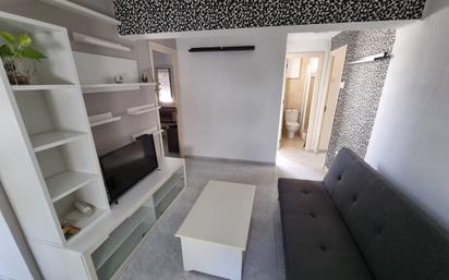 Living room of Flat to rent in  Sevilla Capital  with Air Conditioner, Heating and Furnished