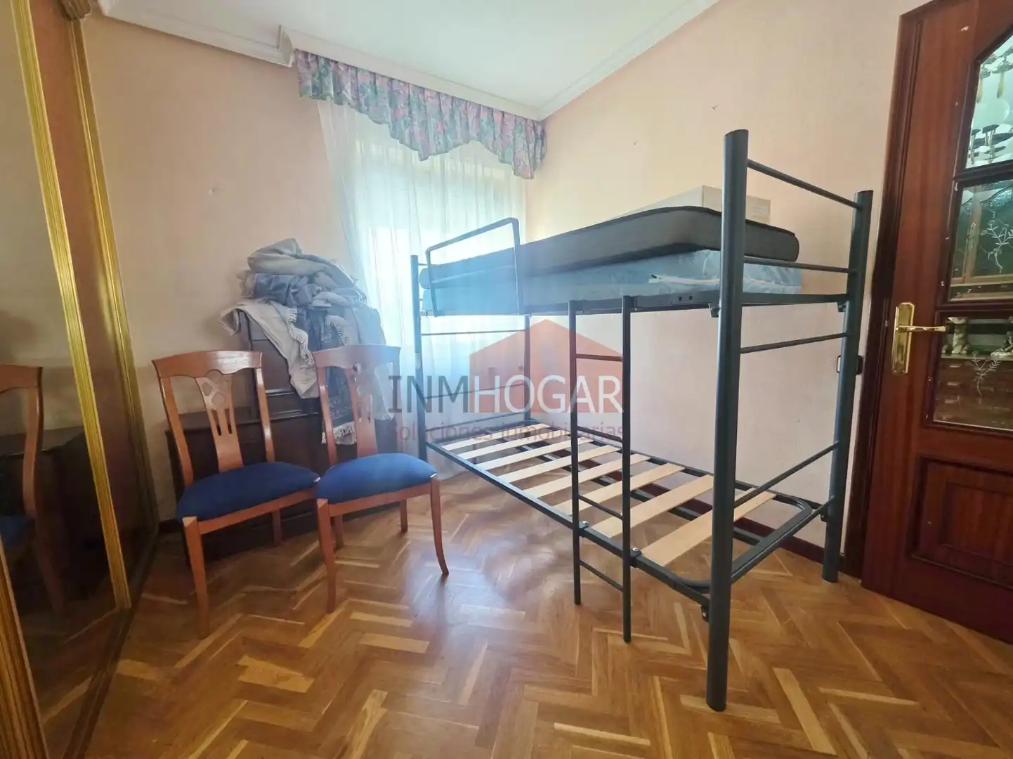 Bedroom of Flat for rent in Ávila  with Heating, Parquet flooring and Furnished