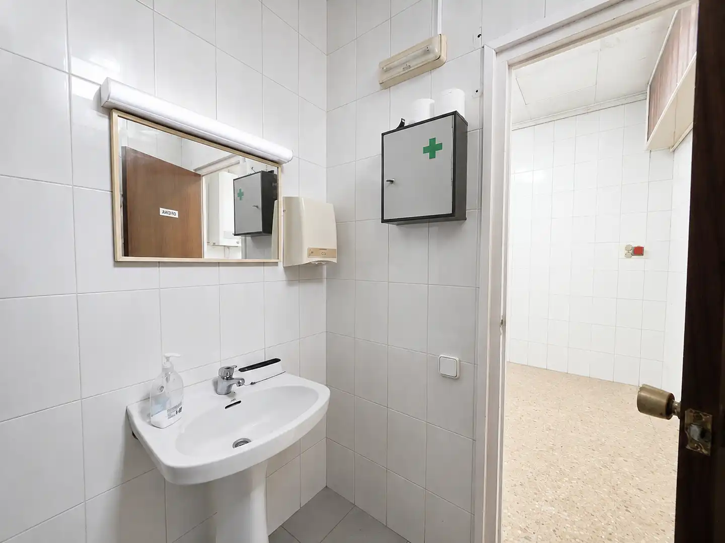 Badezimmer von Geschaftsraum zum Verkauf in Castellar del Vallès mit Klimaanlage und Alarm