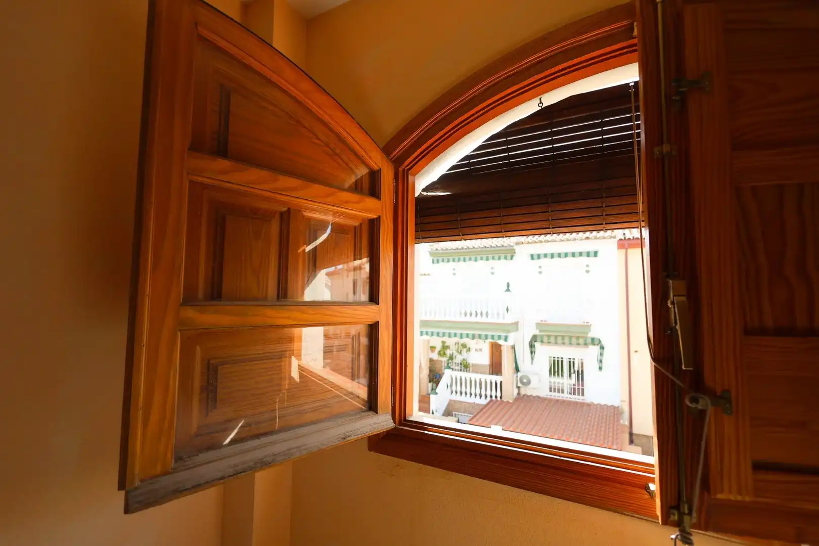 Terrassa de Casa o xalet en venda en Las Gabias amb Aire condicionat, Piscina i Balcó