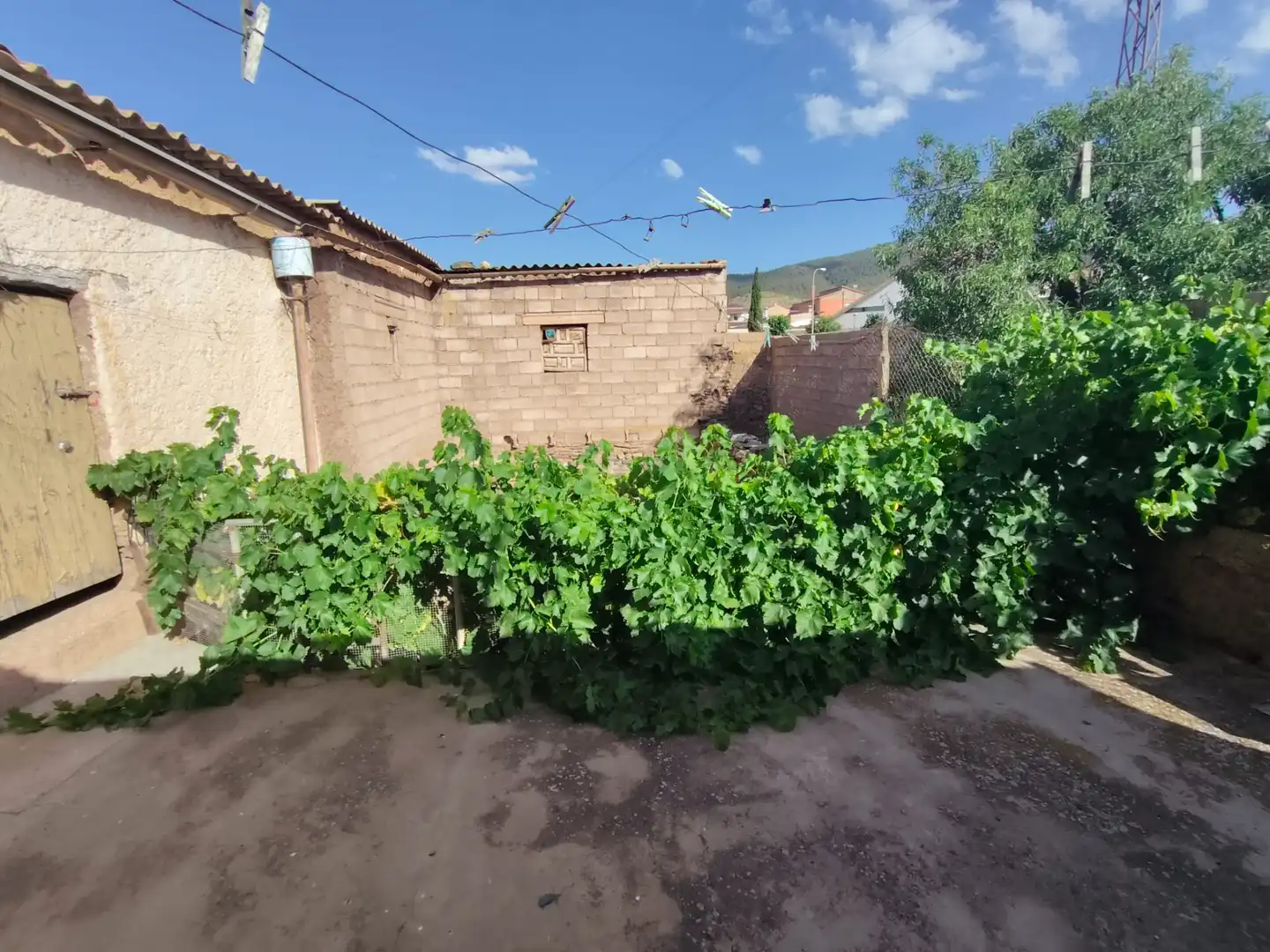 Houses for sale in La Calahorra  with Terrace, Storage room and Furnished