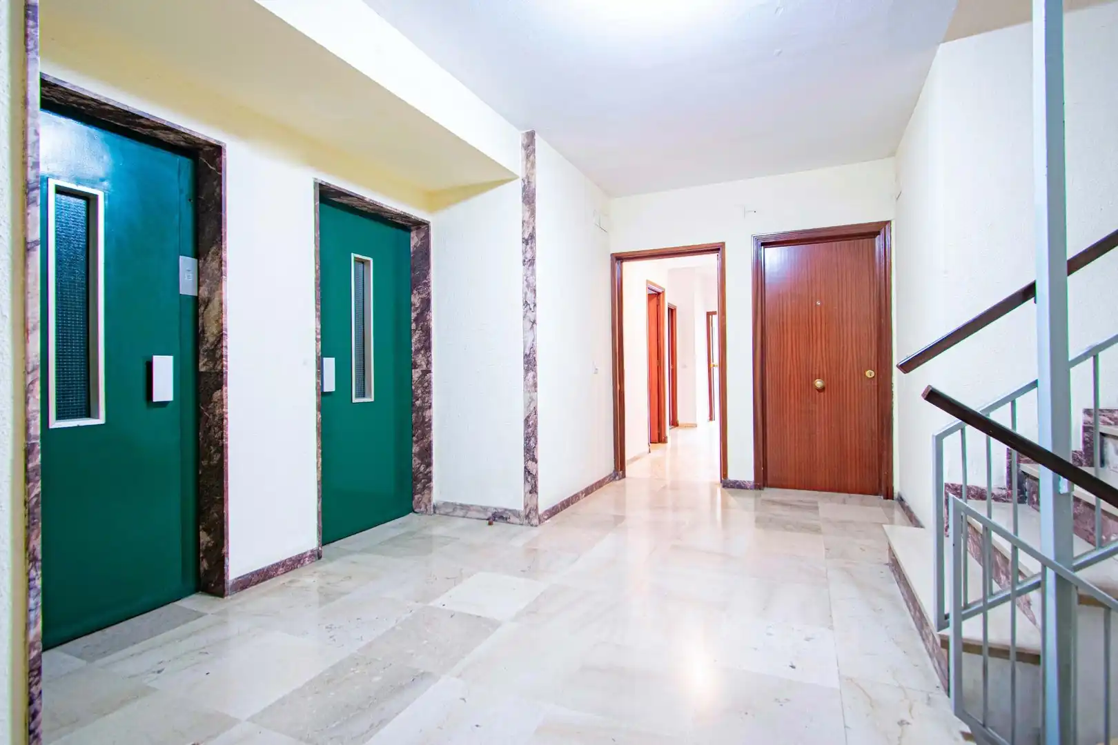 Flat for sale in Sevilla  with Air Conditioner, Terrace and Furnished