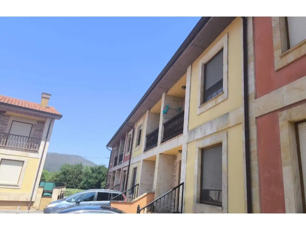 Vista exterior de Casa adosada en venta en Santa María de Cayón con Calefacción, Terraza y Amueblado