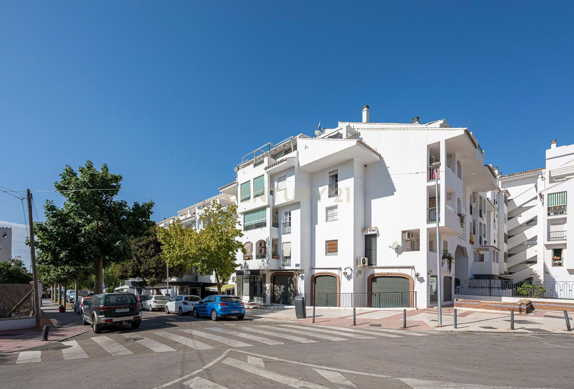 Vista exterior de Pis en venda en Marbella amb Terrassa