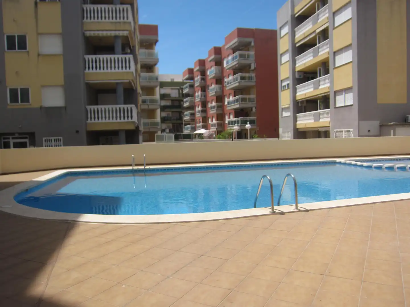 Piscina de Apartamento de alquiler en Moncofa con Terraza, Amueblado y Piscina comunitaria