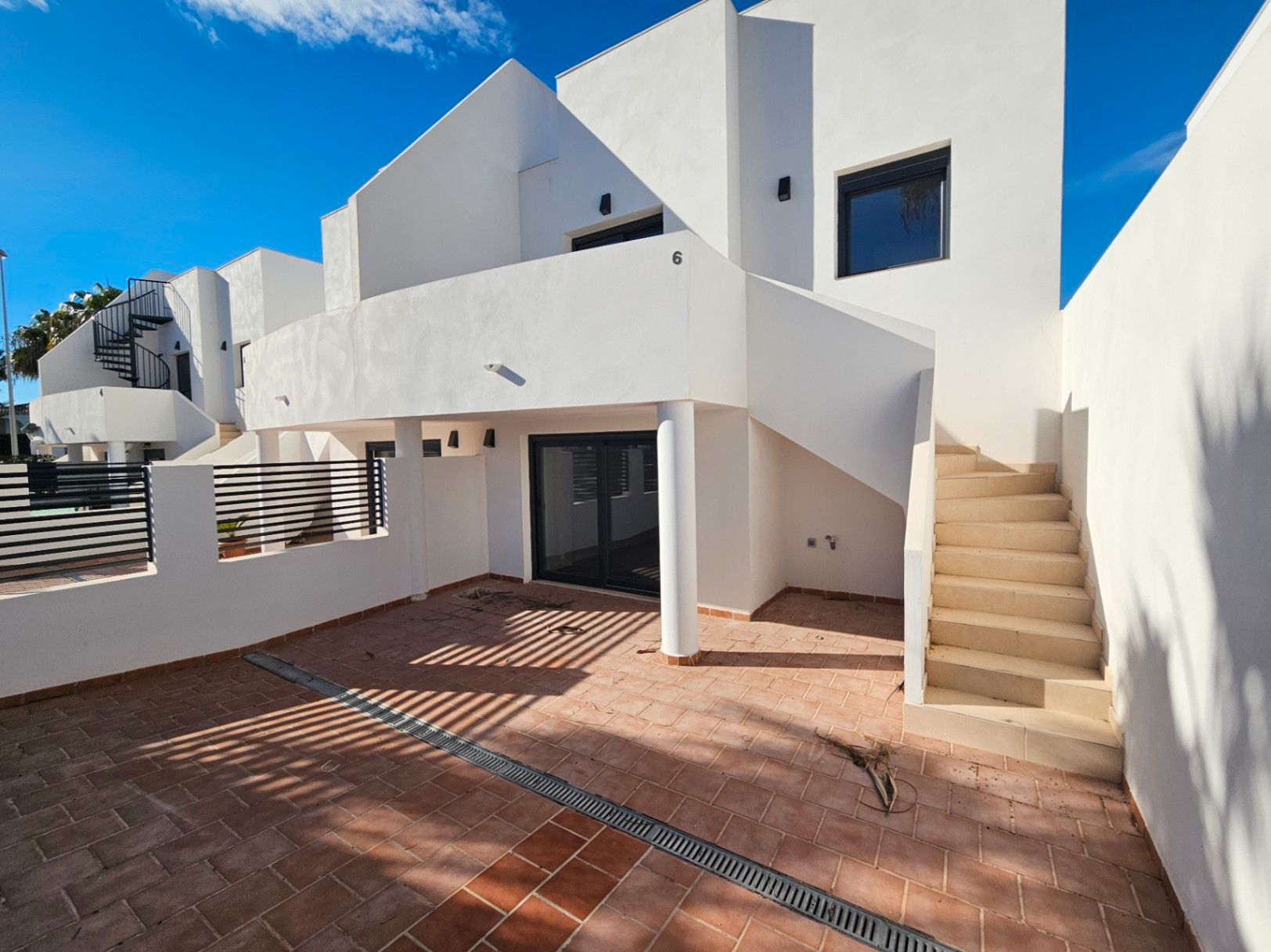 Vista exterior de Finca rústica en venda en Oliva amb Terrassa i Piscina