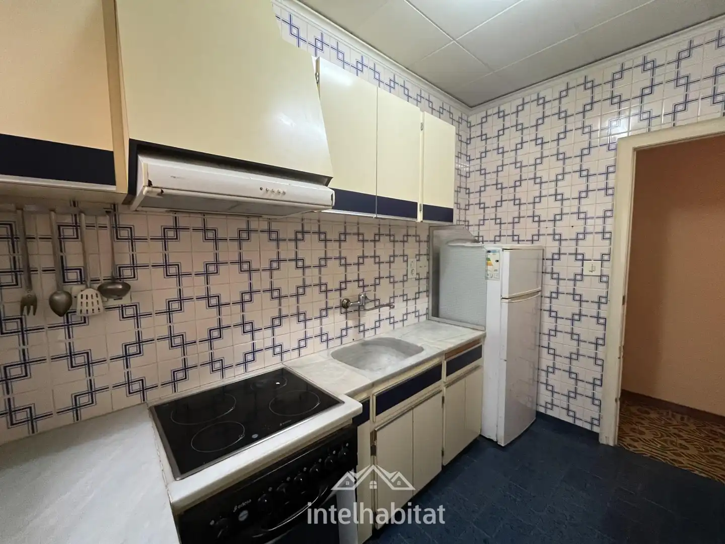 Cuina de Casa o xalet en venda en Benifaió amb Calefacció, Terrassa i Moblat