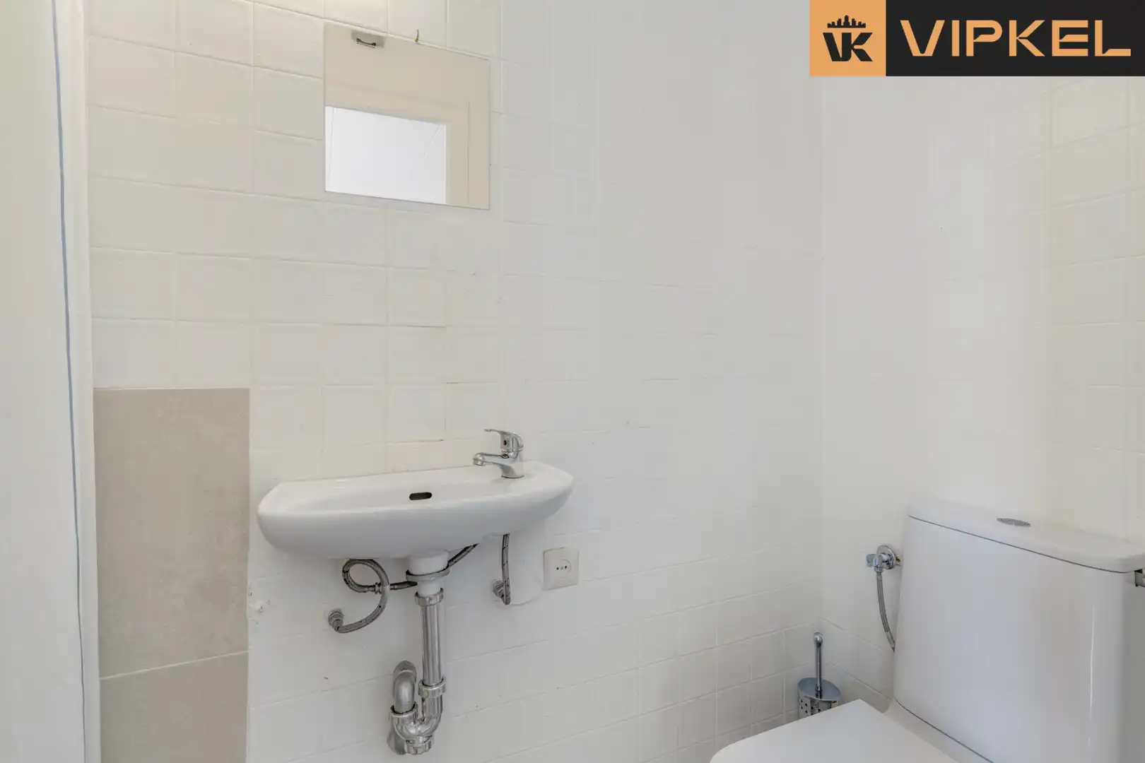 Badezimmer von Einfamilien-Reihenhaus zum Verkauf in Barcelona mit Privatgarten und Terrasse