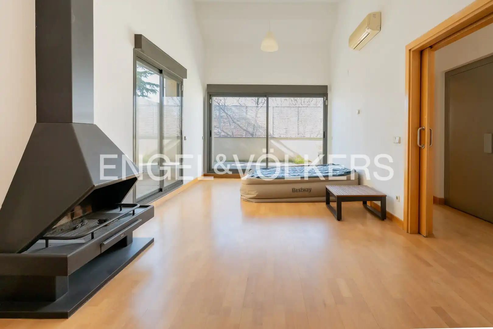 Sala d'estar de Casa o xalet en venda en Madrid amb Aire condicionat, Calefacció i Terrassa