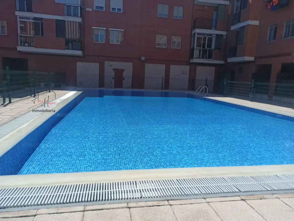 Swimming pool of Flat for rent in Salamanca  with Heating, Parquet flooring and Terrace
