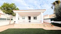 Vista exterior de Casa o xalet en venda en Deltebre amb Calefacció, Terrassa i Piscina