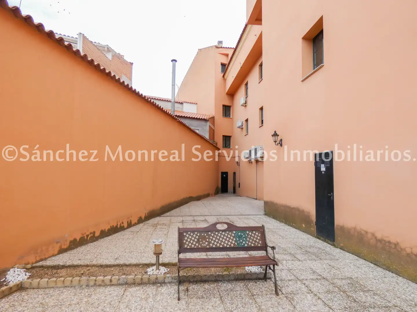 Vista exterior de Piso en venta en Alcázar de San Juan con Calefacción, Horno y Balcón