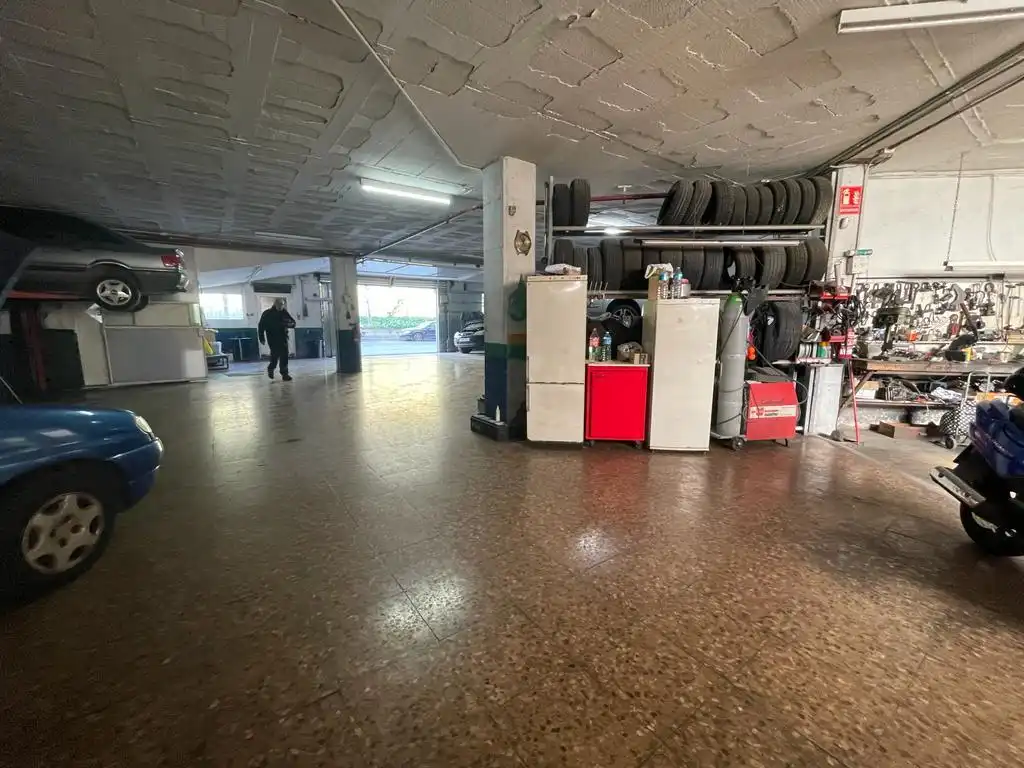 Local comercial de lloguer a Carrer Bifurcació, imagen 3