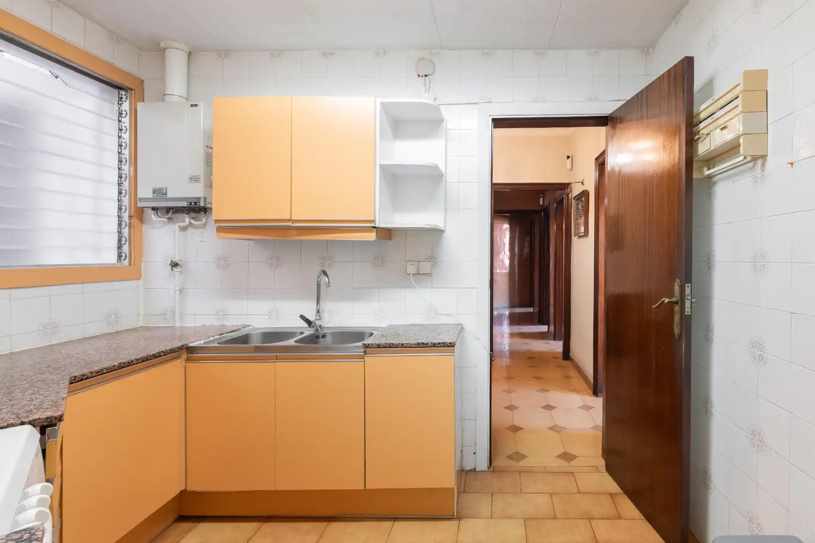 Küche von Wohnung zum Verkauf in Barcelona mit Heizung und Alarm
