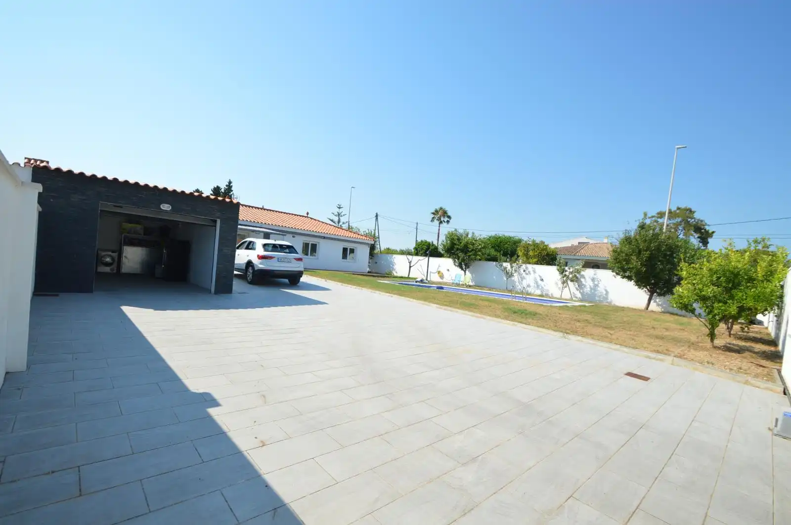 Vista exterior de Casa o xalet en venda en Vinaròs amb Aire condicionat, Calefacció i Jardí privat