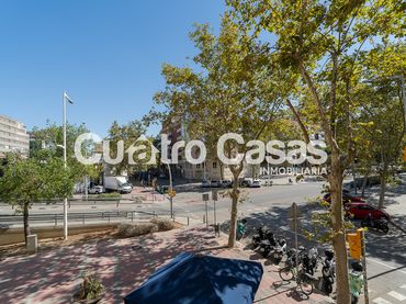 Piso con balcón en venta en Carrer de Pujades