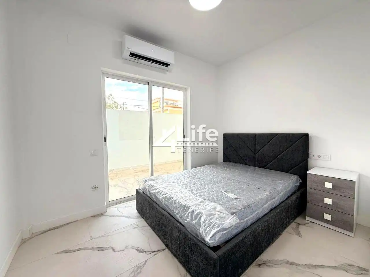 Schlafzimmer von Erdgeschoss zur Miete in San Miguel de Abona mit Klimaanlage, Terrasse und Möbliert