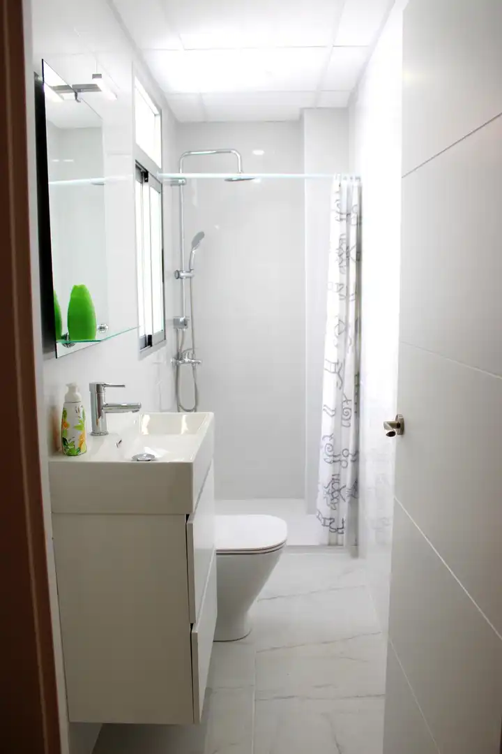 Baño de Piso en venta en Oliva con Alarma